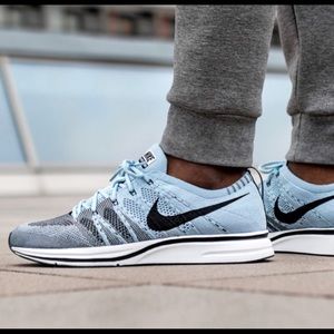 Nike flyknit trainers